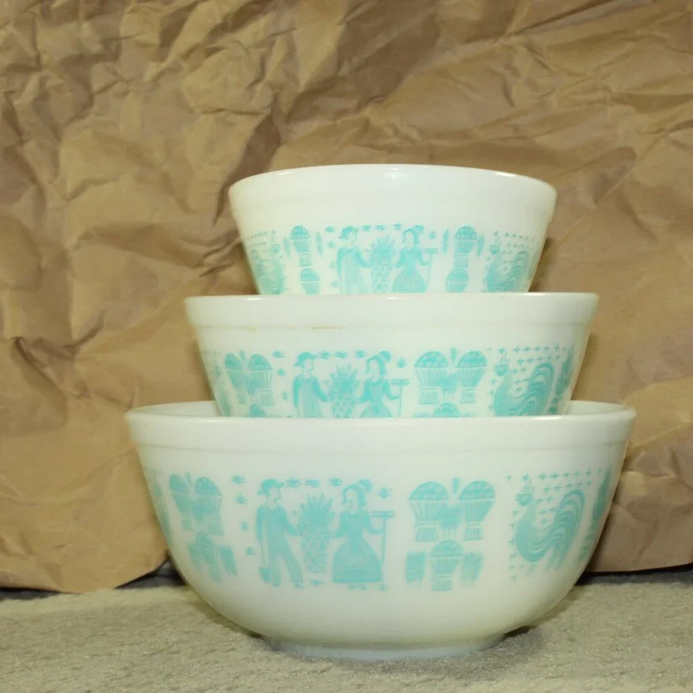 PYREX Amish Butterprint 3 Pc Mixing Bowl  White/Turquoise 401 - 403